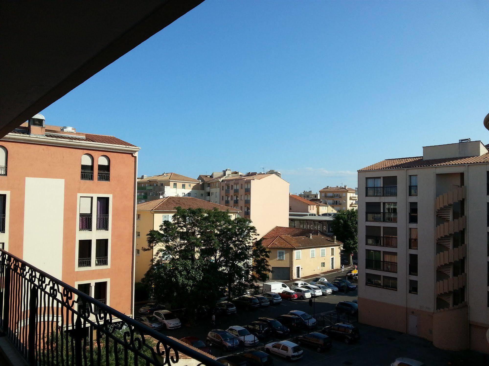 Residences Les Venitiennes Saint-Raphaël Eksteriør bilde